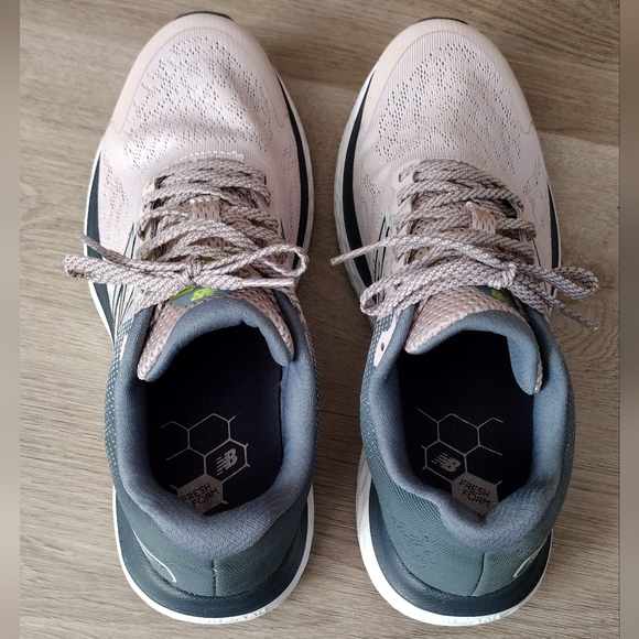 Men's New Balance Fresh Foam 680. Size 9.5 - Picture 4 of 9